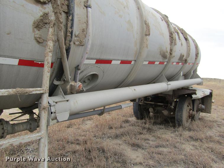 image for item DC8290 1983 Timpte 307-AL tank trailer