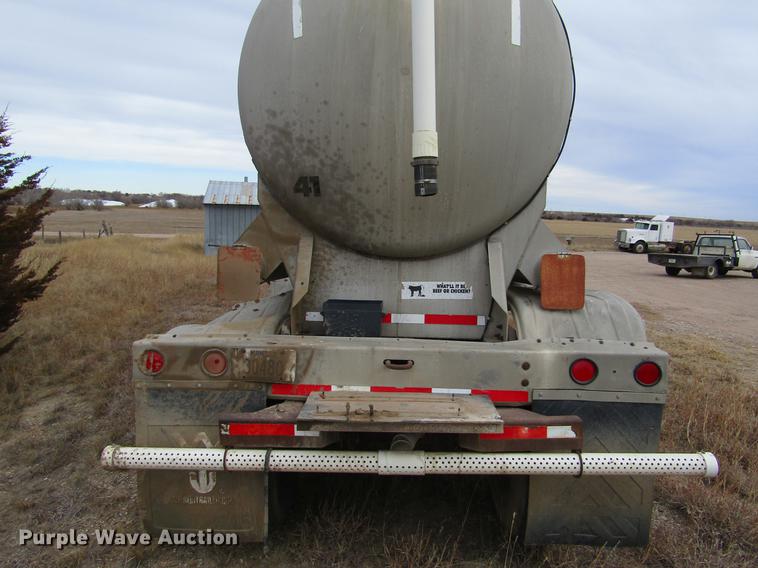 image for item DC8290 1983 Timpte 307-AL tank trailer