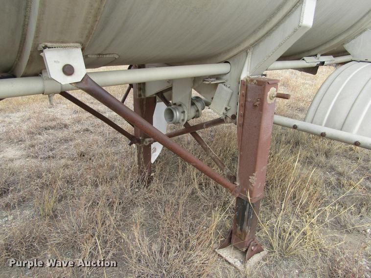 image for item DC8290 1983 Timpte 307-AL tank trailer