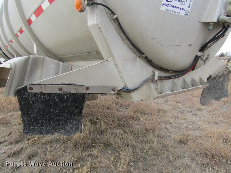 image for item DC8290 1983 Timpte 307-AL tank trailer