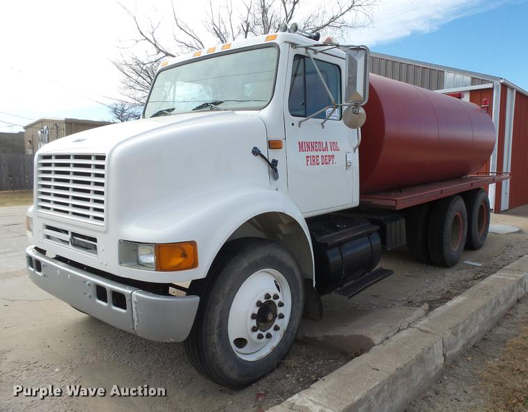 image for item DC8496 1996 International 8100 tank truck