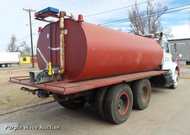 image for item DC8496 1996 International 8100 tank truck