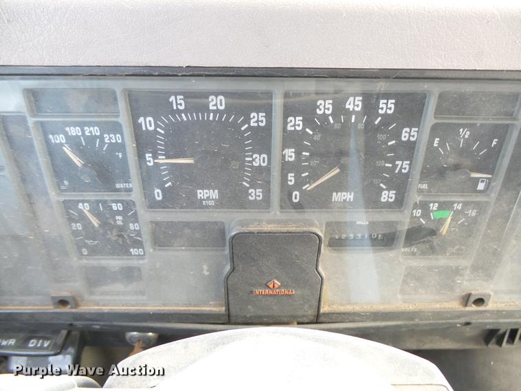 image for item DC8496 1996 International 8100 tank truck