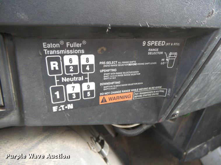 image for item DC8496 1996 International 8100 tank truck