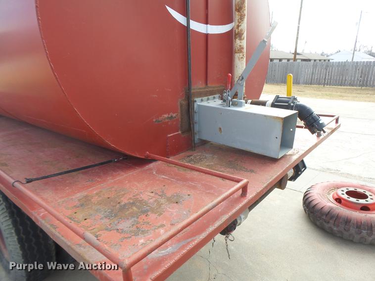 image for item DC8496 1996 International 8100 tank truck