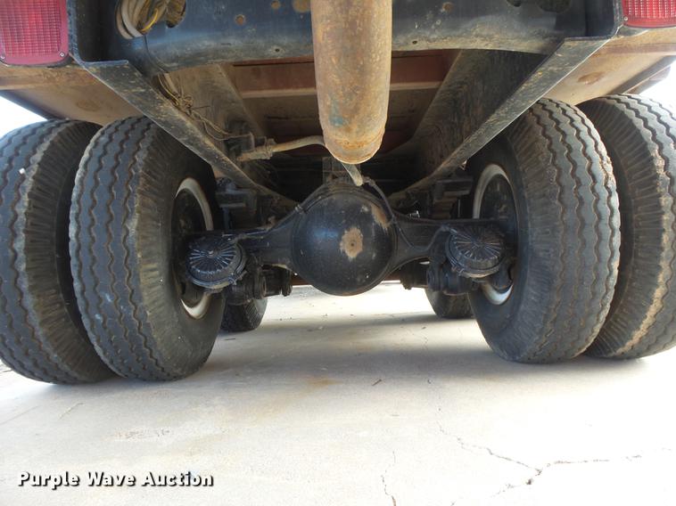 image for item DC8496 1996 International 8100 tank truck