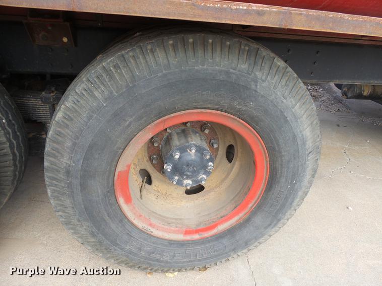 image for item DC8496 1996 International 8100 tank truck