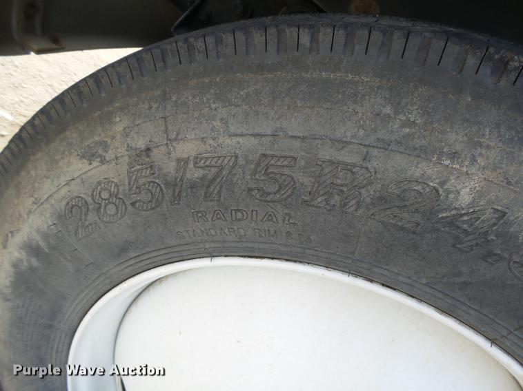 image for item DC8496 1996 International 8100 tank truck