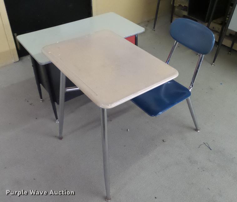 image for item DT9433 Approximately 46 school desks