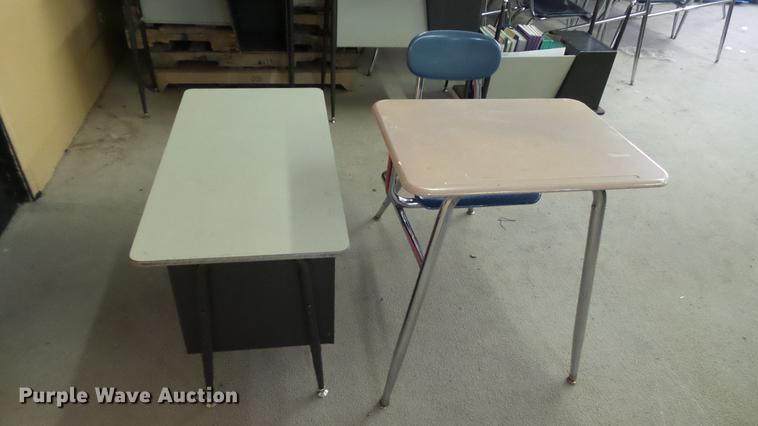 image for item DT9433 Approximately 46 school desks
