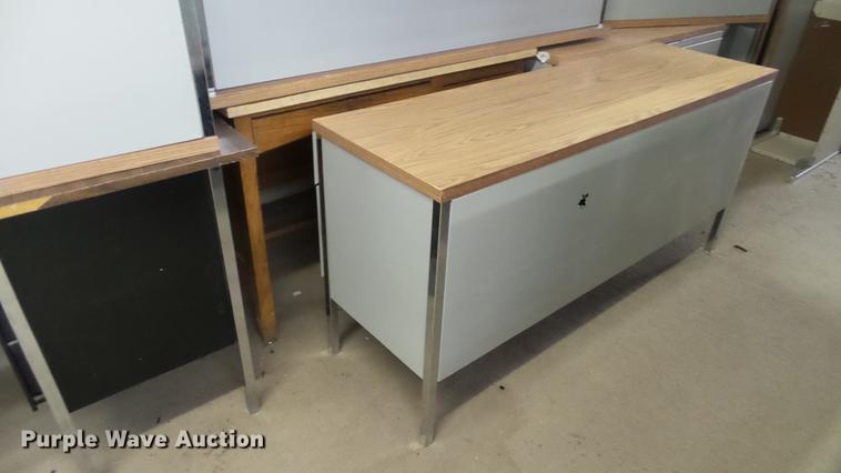 image for item DT9437 Approximately 26 desks
