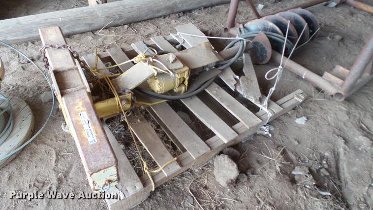 image for item DT9458 Auger