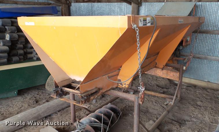 image for item DT9459 Henderson steel spreader