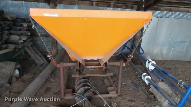 image for item DT9459 Henderson steel spreader