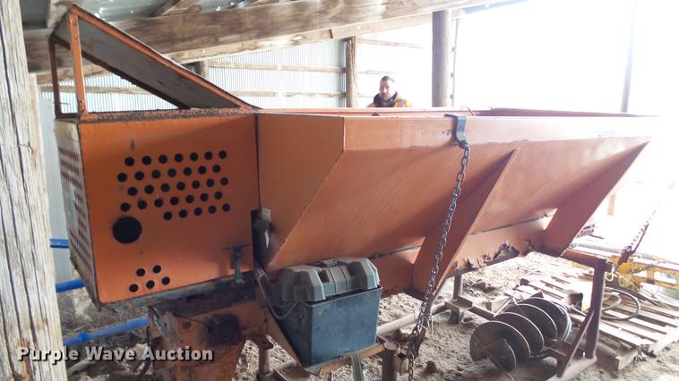 image for item DT9459 Henderson steel spreader