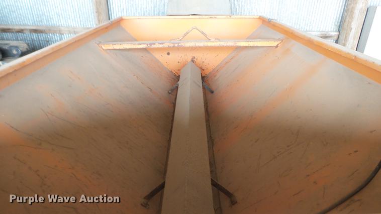 image for item DT9459 Henderson steel spreader