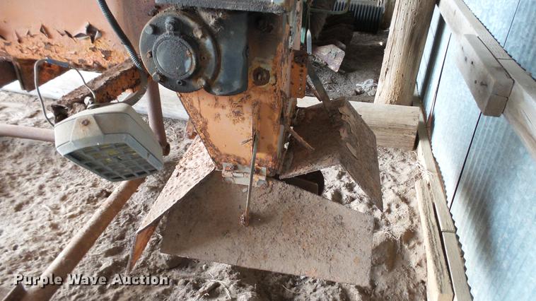 image for item DT9459 Henderson steel spreader