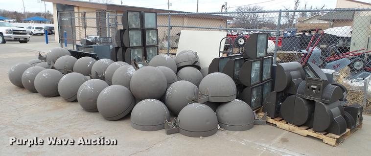 image for item DT9460 Approximately 100 sodium lights