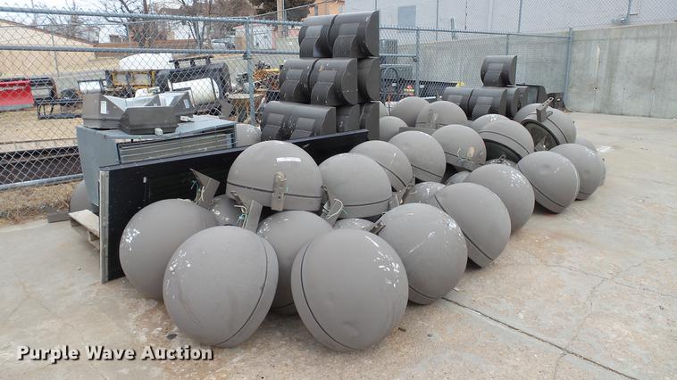 image for item DT9460 Approximately 100 sodium lights