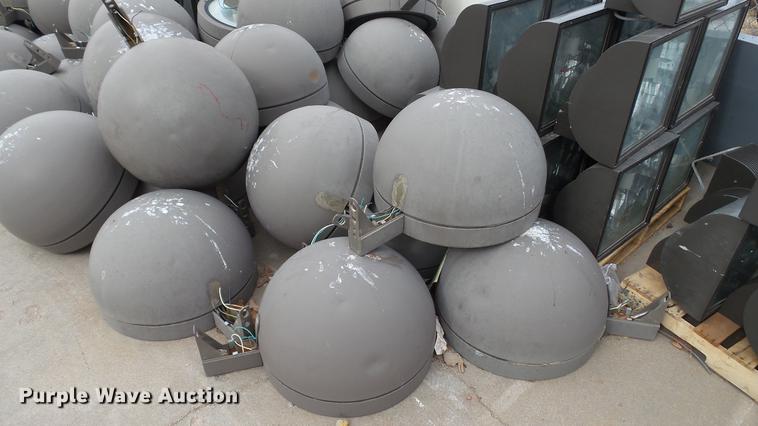 image for item DT9460 Approximately 100 sodium lights