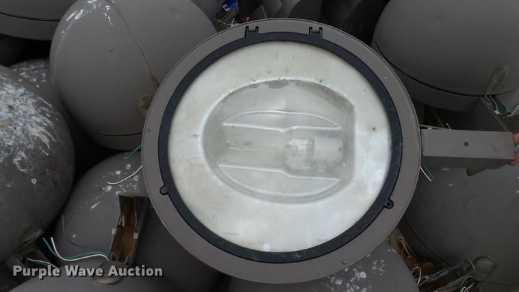 image for item DT9460 Approximately 100 sodium lights