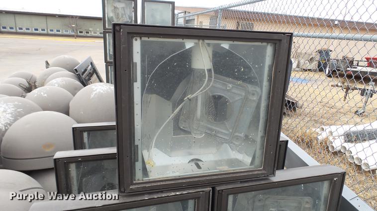 image for item DT9460 Approximately 100 sodium lights