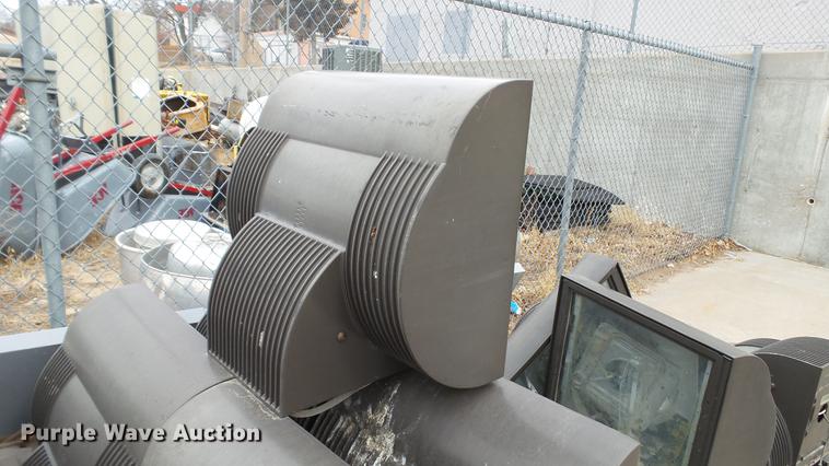 image for item DT9460 Approximately 100 sodium lights