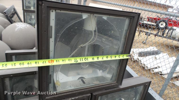 image for item DT9460 Approximately 100 sodium lights