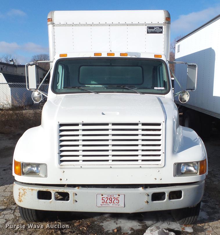 image for item DZ9196 2001 International 4700 box truck