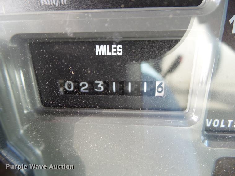 image for item DZ9196 2001 International 4700 box truck