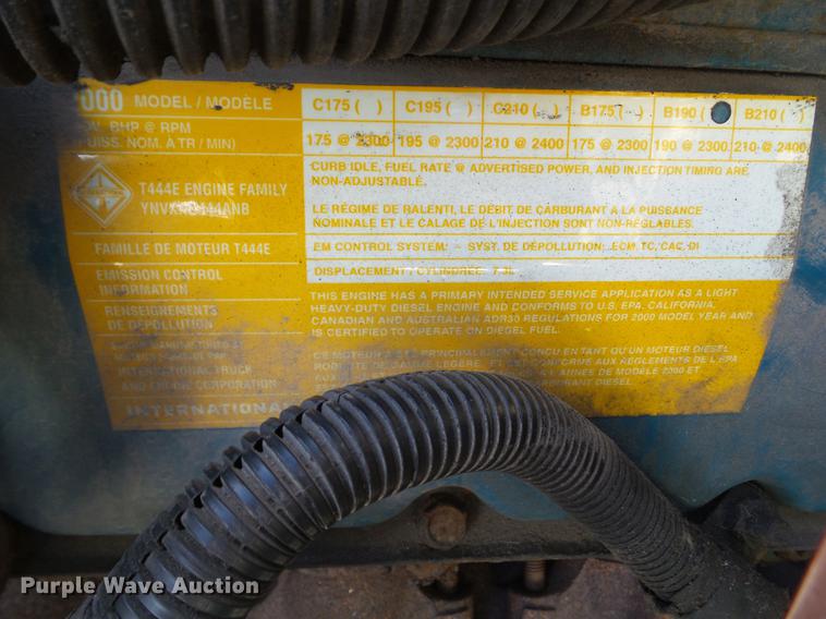 image for item DZ9196 2001 International 4700 box truck