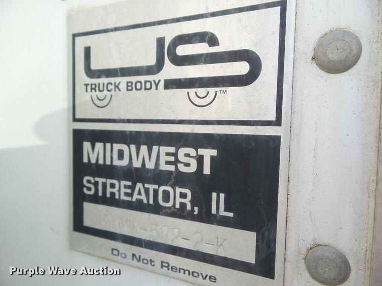 image for item DZ9196 2001 International 4700 box truck