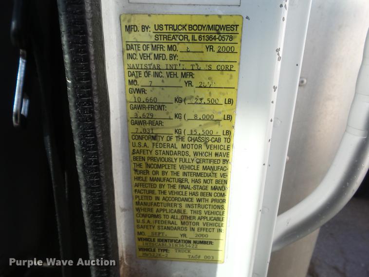 image for item DZ9196 2001 International 4700 box truck