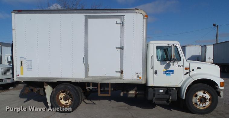 image for item DZ9197 2001 International 4700 box truck