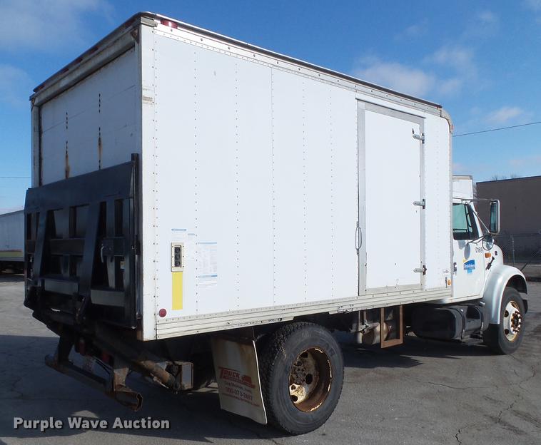 image for item DZ9197 2001 International 4700 box truck
