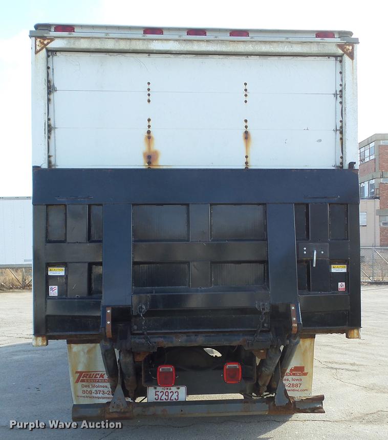 image for item DZ9197 2001 International 4700 box truck