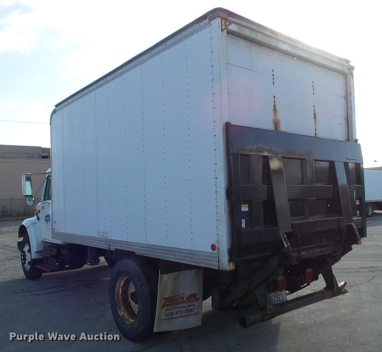 image for item DZ9197 2001 International 4700 box truck
