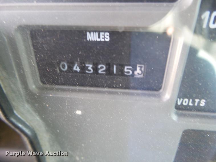 image for item DZ9197 2001 International 4700 box truck