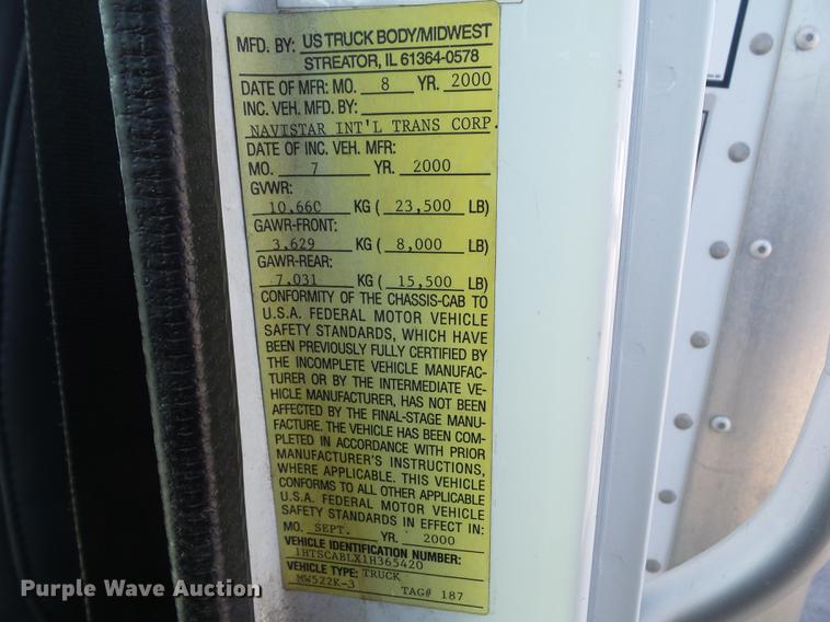 image for item DZ9197 2001 International 4700 box truck