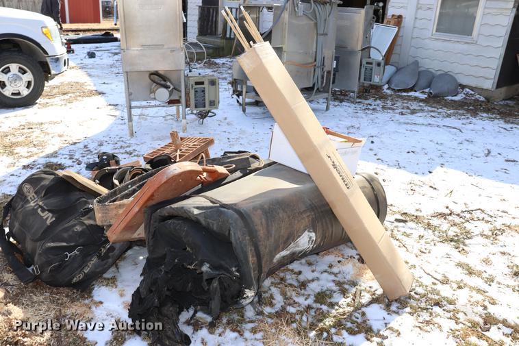 image for item EC9464 Sporting goods