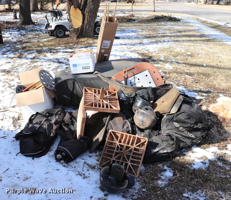 image for item EC9464 Sporting goods