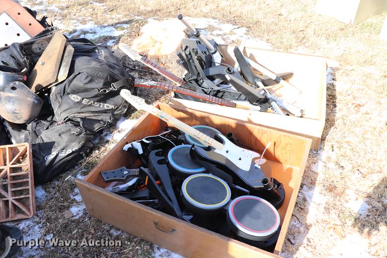 image for item EC9464 Sporting goods