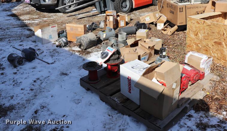 image for item EC9467 Motors