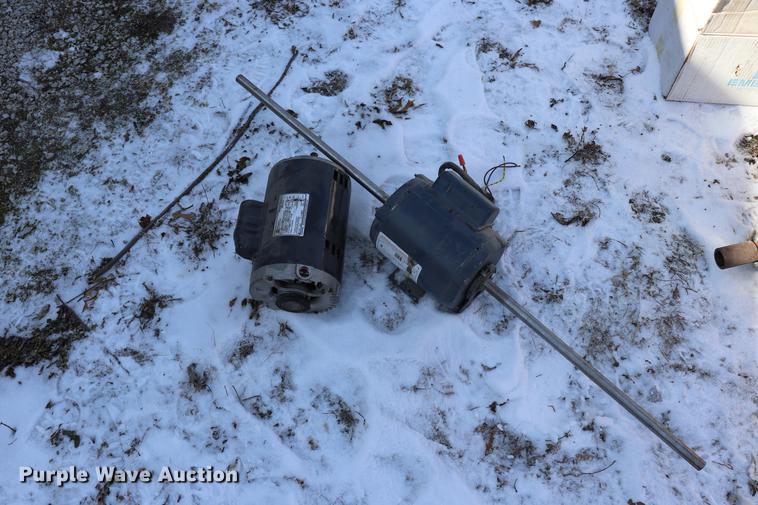 image for item EC9467 Motors