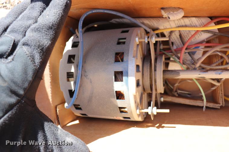 image for item EC9467 Motors