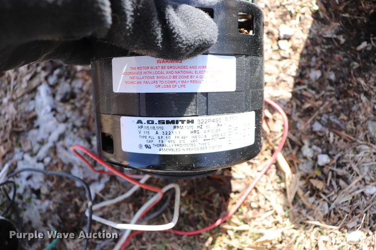 image for item EC9467 Motors