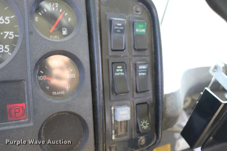 image for item EC9468 2002 Freightliner FS65 school bus