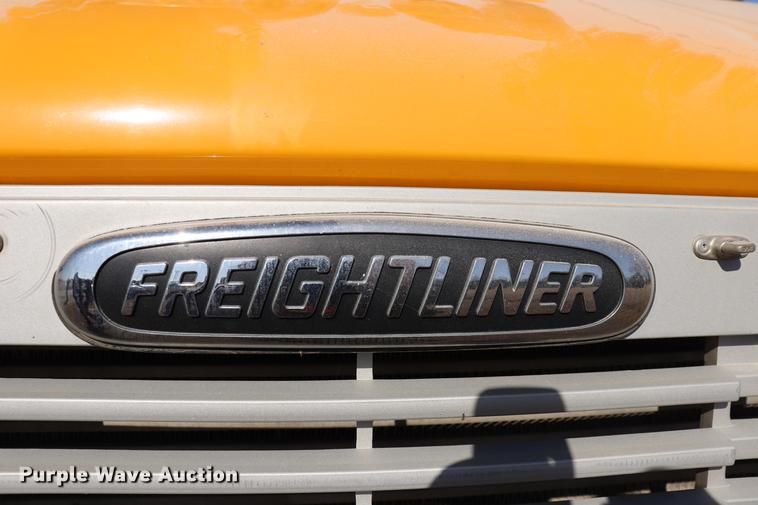 image for item EC9468 2002 Freightliner FS65 school bus