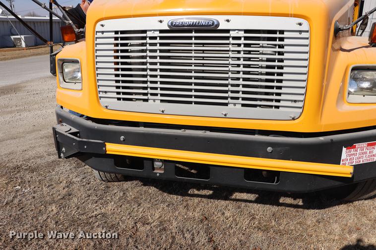 image for item EC9468 2002 Freightliner FS65 school bus