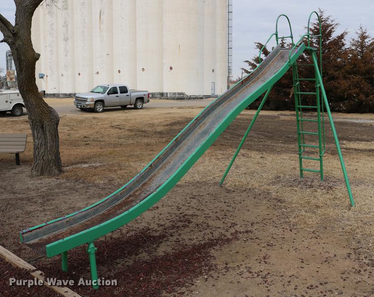 image for item EH9718 Playground equipment